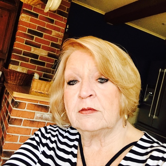 Meet your Posher, Linda - Picture 1 of 1